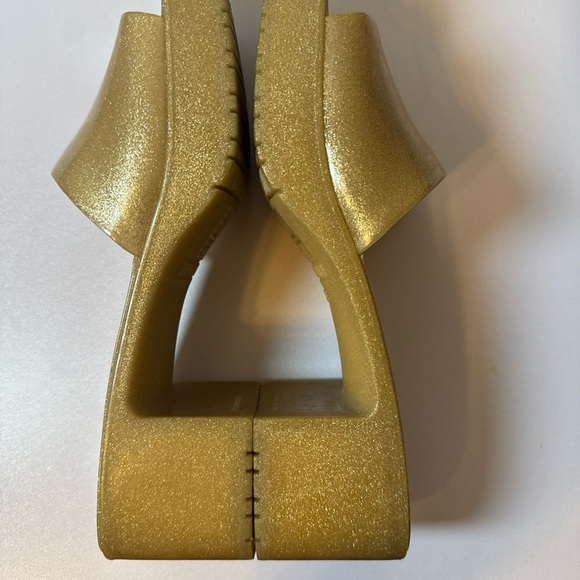 Steve Madden Harlin Open Toe Slide-On Single Strap Heeled Sandal Gold 9 - Picture 4 of 8